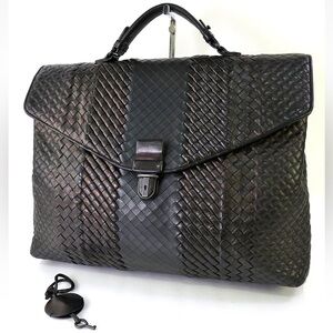 Elegant Black Woven Leather Men's Bag